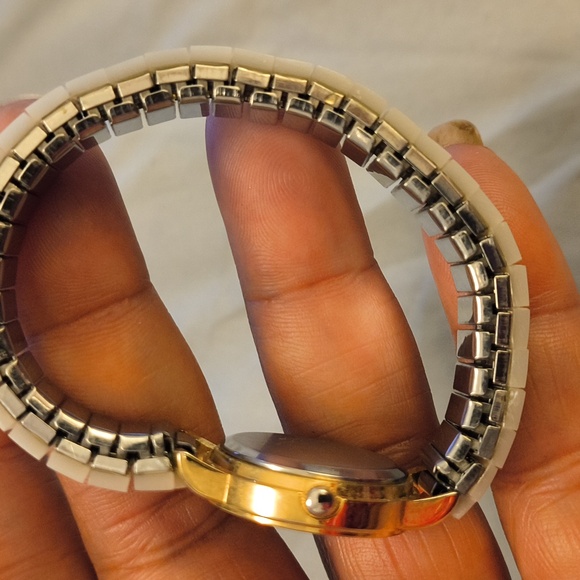 Mother of pearl embellished watch. Peirr Necol brand. - Picture 2 of 4